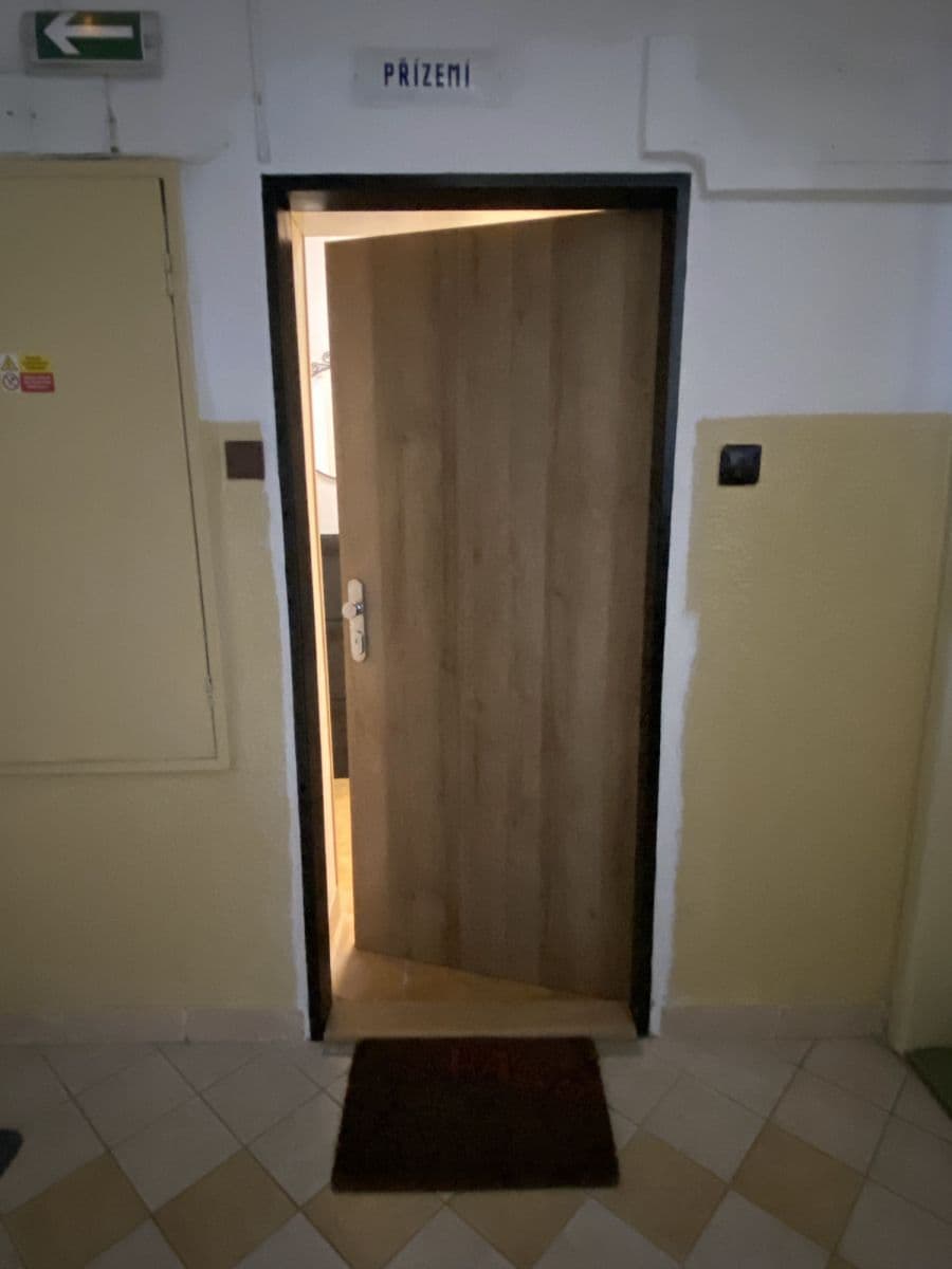 Prenájom bytu 26 m², Hrusická, Praha, Praha Prenájom bytu 26 m², Hrusická, Praha, Praha