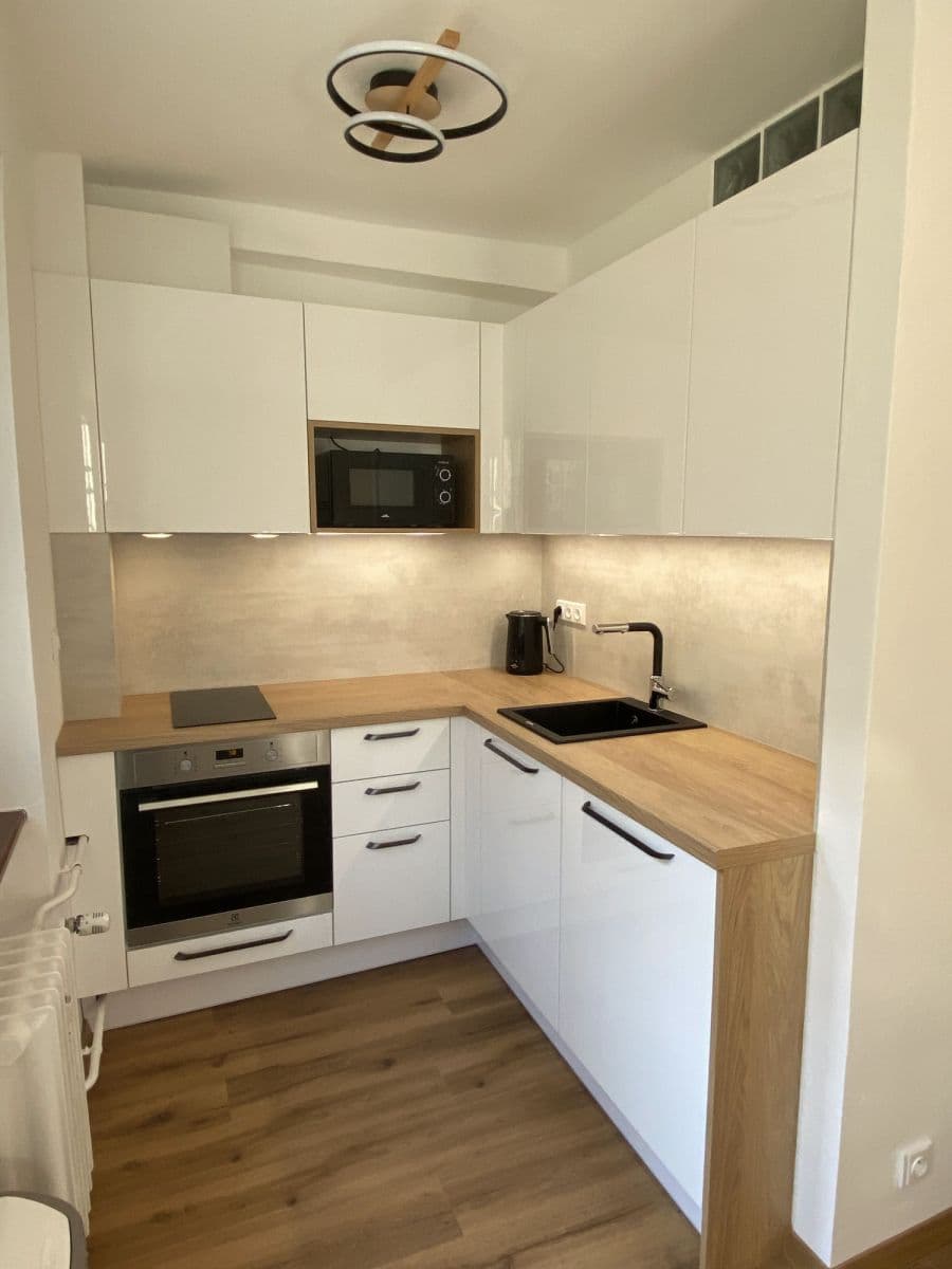 Prenájom bytu 26 m², Hrusická, Praha, Praha Prenájom bytu 26 m², Hrusická, Praha, Praha