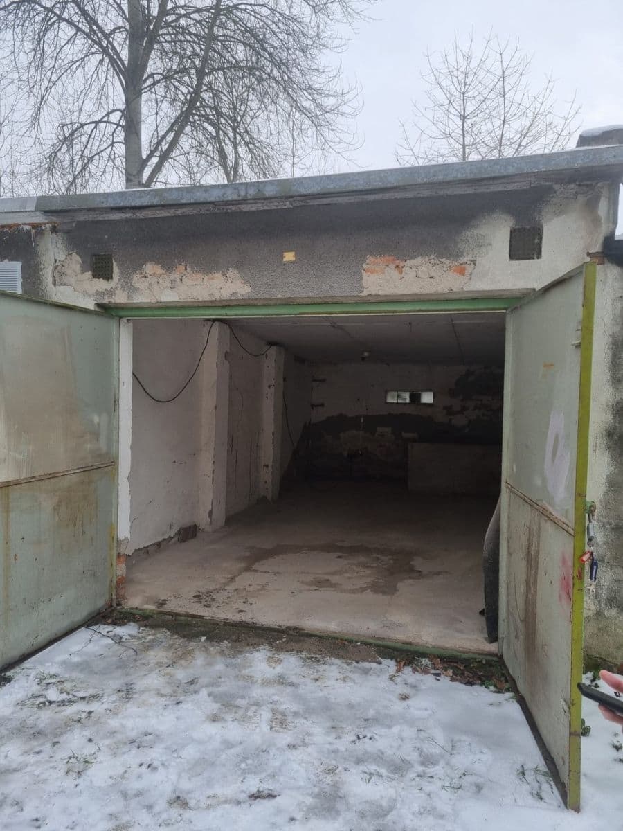 Prenájom garáže 24 m², Česká Lípa, Liberecký kraj Prenájom garáže 24 m², Česká Lípa, Liberecký kraj