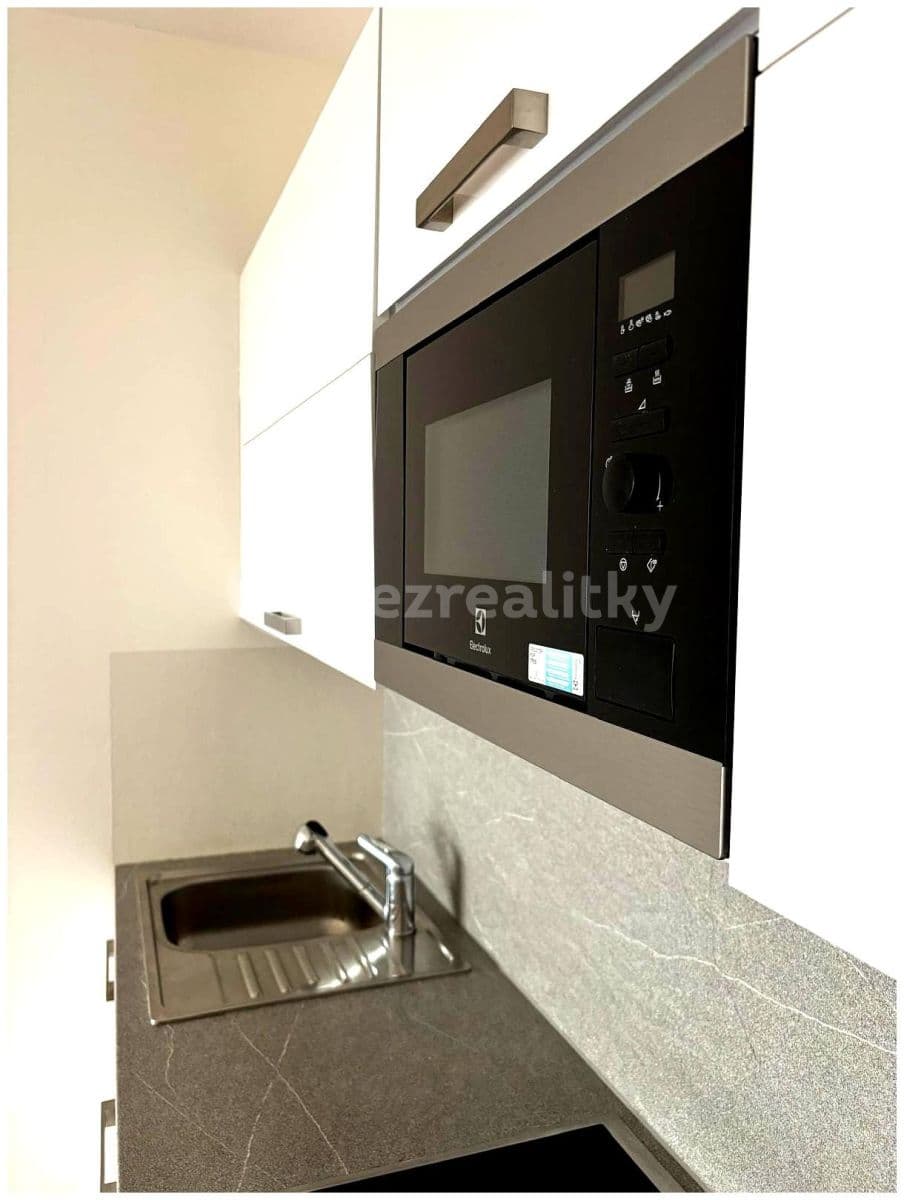 Prenájom bytu 2-izbový 80 m², Kotíkovská, Plzeň, Plzeňský kraj Prenájom bytu 2-izbový 80 m², Kotíkovská, Plzeň, Plzeňský kraj
