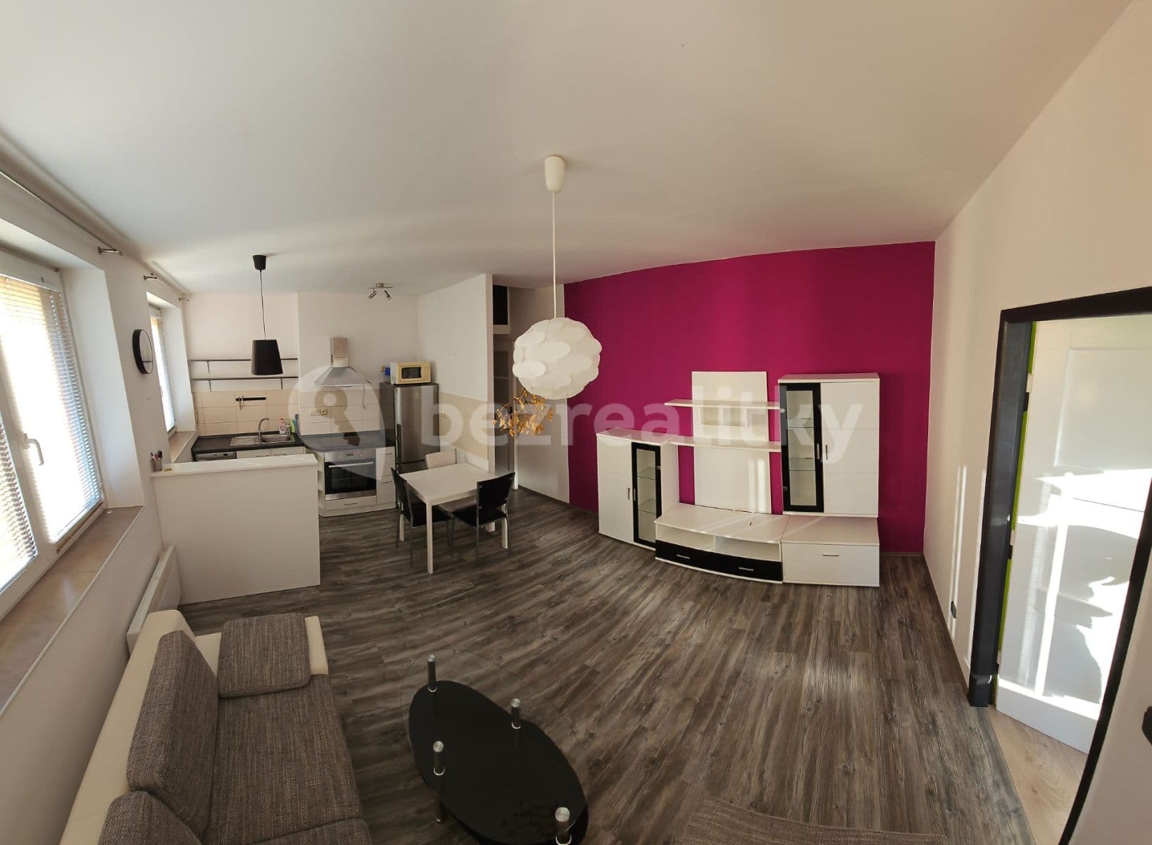 Prenájom bytu 2-izbový 45 m², Humpolecká, Praha, Praha Prenájom bytu 2-izbový 45 m², Humpolecká, Praha, Praha