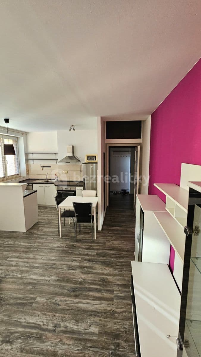 Prenájom bytu 2-izbový 45 m², Humpolecká, Praha, Praha Prenájom bytu 2-izbový 45 m², Humpolecká, Praha, Praha