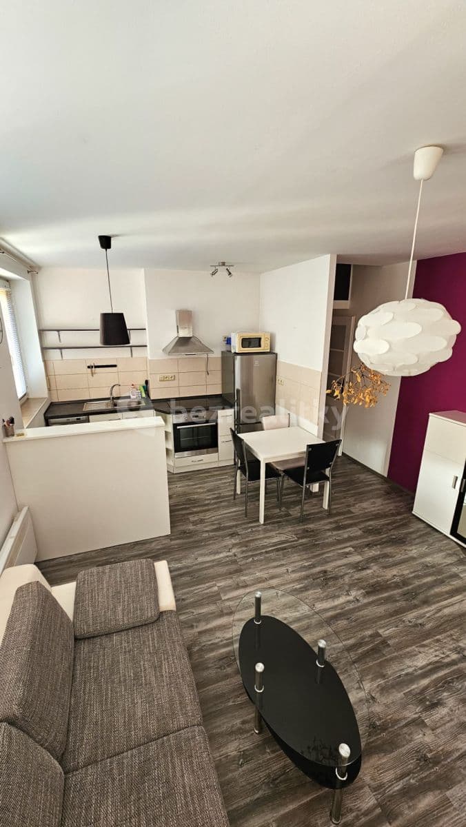 Prenájom bytu 2-izbový 45 m², Humpolecká, Praha, Praha Prenájom bytu 2-izbový 45 m², Humpolecká, Praha, Praha
