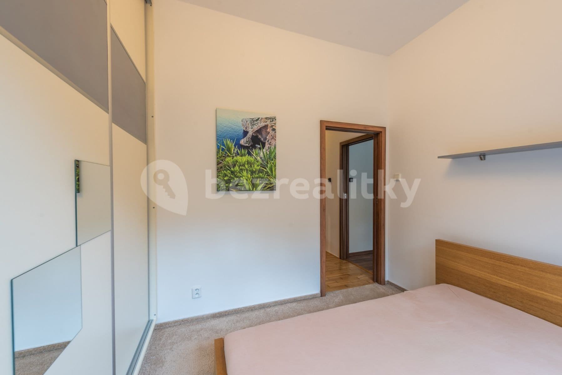 Prenájom bytu 3-izbový 54 m², Jeremenkova, Praha, Praha Prenájom bytu 3-izbový 54 m², Jeremenkova, Praha, Praha