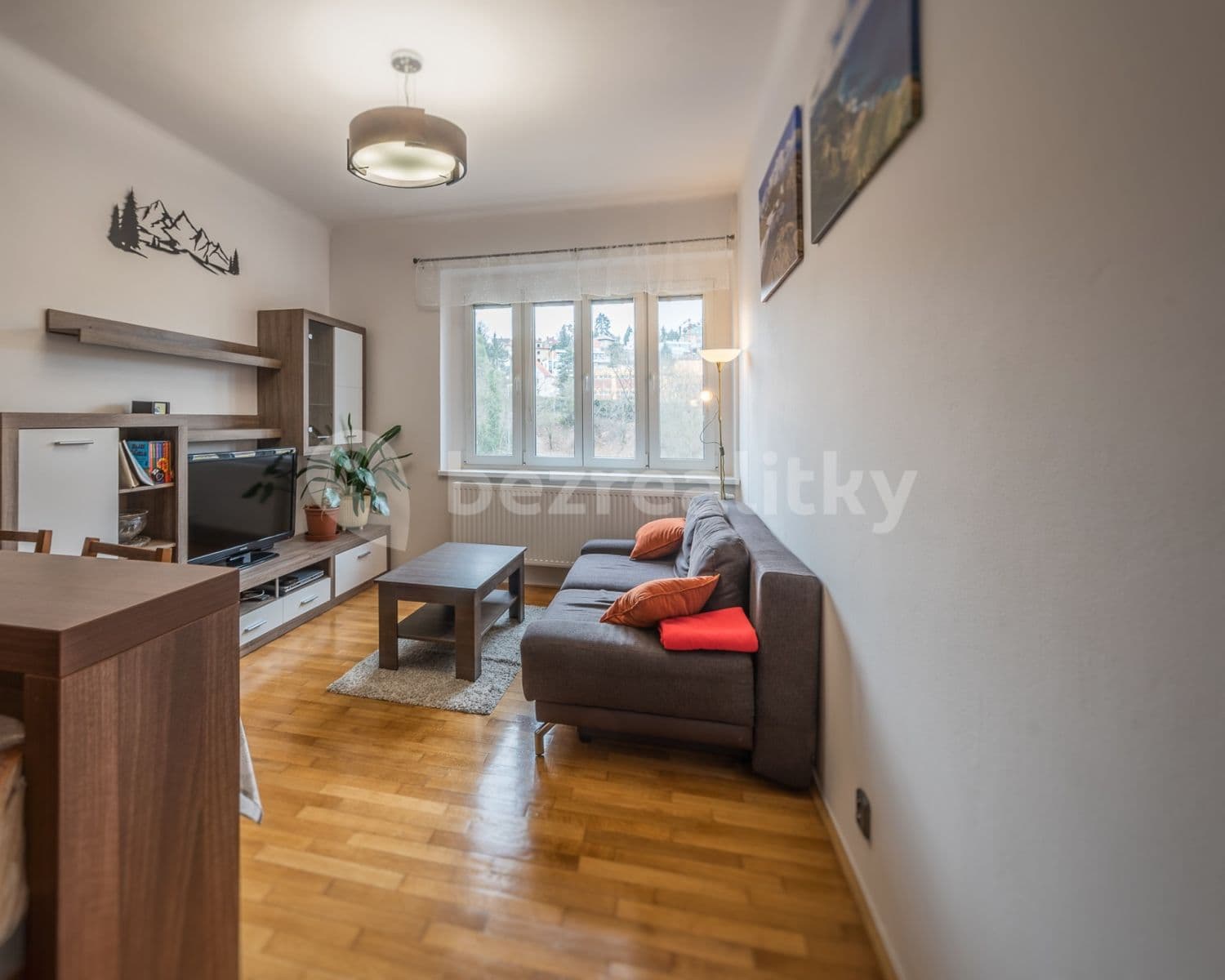 Prenájom bytu 3-izbový 54 m², Jeremenkova, Praha, Praha Prenájom bytu 3-izbový 54 m², Jeremenkova, Praha, Praha