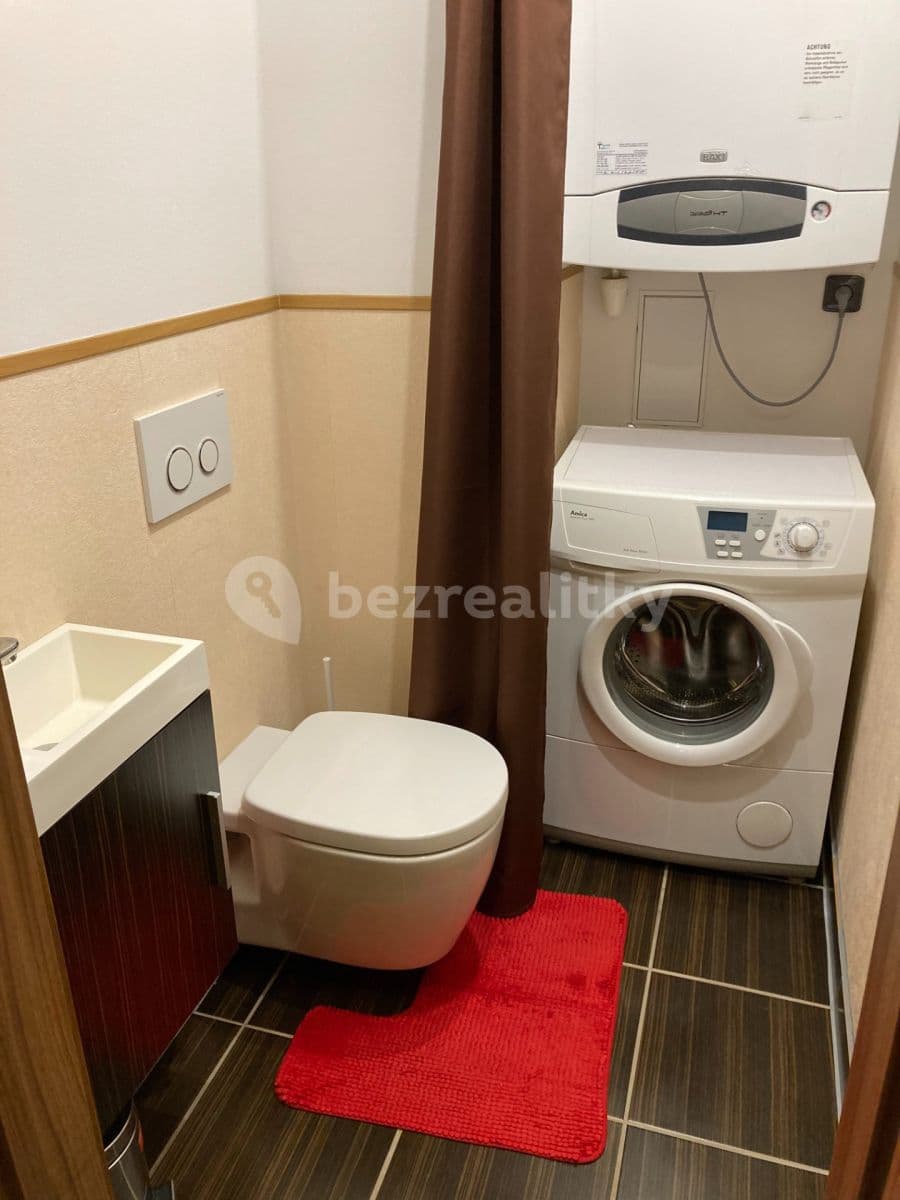 Prenájom bytu 3-izbový 54 m², Jeremenkova, Praha, Praha Prenájom bytu 3-izbový 54 m², Jeremenkova, Praha, Praha