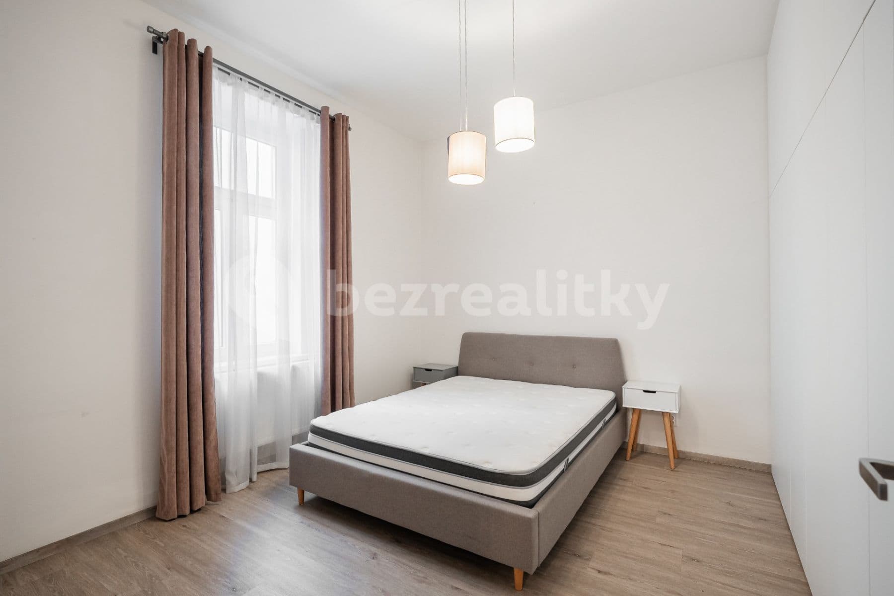 Prenájom bytu 2-izbový 48 m², Plynární, Praha, Praha Prenájom bytu 2-izbový 48 m², Plynární, Praha, Praha