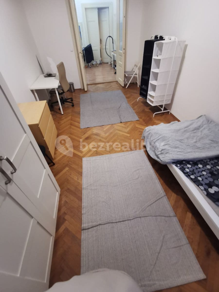 Prenájom bytu 3-izbový 130 m², Italská, Praha, Praha Prenájom bytu 3-izbový 130 m², Italská, Praha, Praha