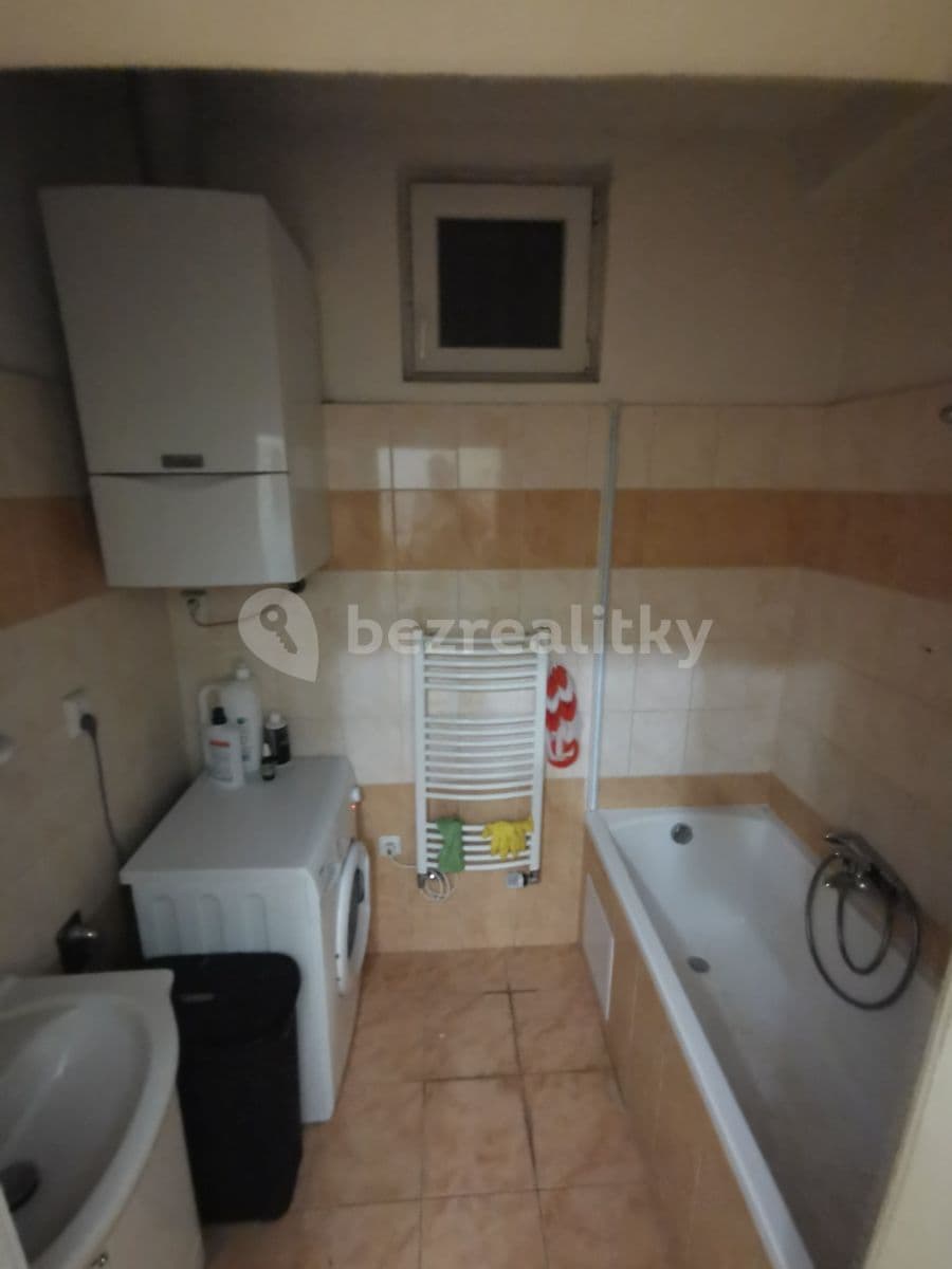 Prenájom bytu 3-izbový 130 m², Italská, Praha, Praha Prenájom bytu 3-izbový 130 m², Italská, Praha, Praha