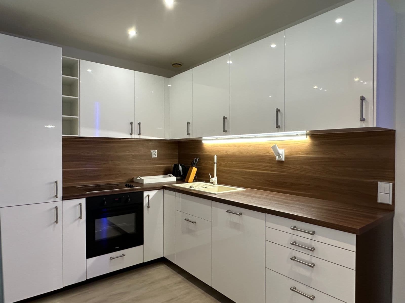 Prenájom bytu 2-izbový 58 m², Soukenická, Brno, Jihomoravský kraj Prenájom bytu 2-izbový 58 m², Soukenická, Brno, Jihomoravský kraj