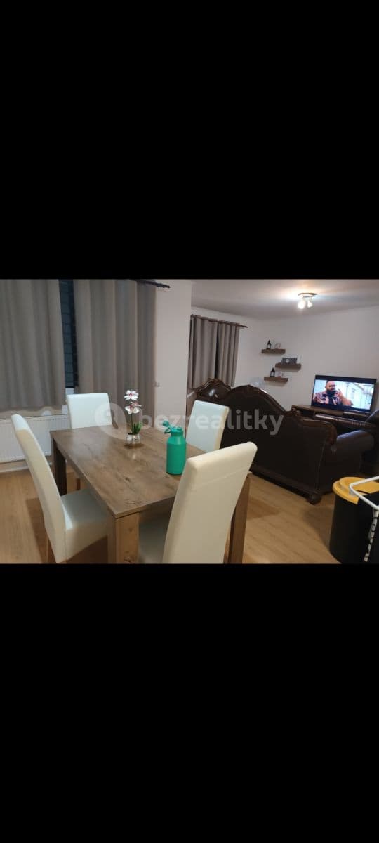 Prenájom bytu 2-izbový 62 m², Chmelová, Vestec, Středočeský kraj Prenájom bytu 2-izbový 62 m², Chmelová, Vestec, Středočeský kraj