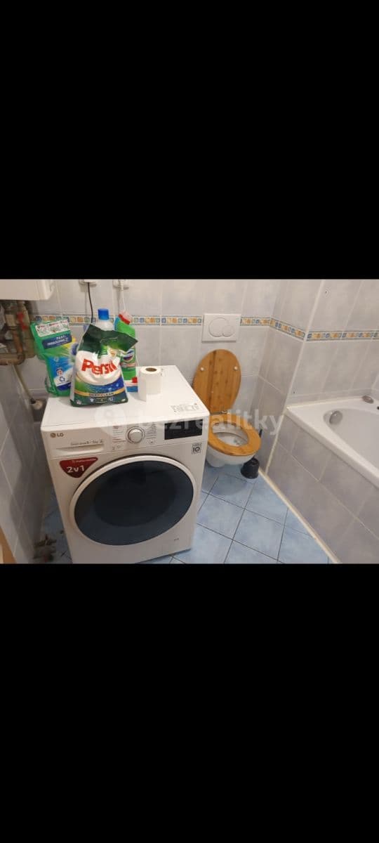 Prenájom bytu 2-izbový 62 m², Chmelová, Vestec, Středočeský kraj Prenájom bytu 2-izbový 62 m², Chmelová, Vestec, Středočeský kraj