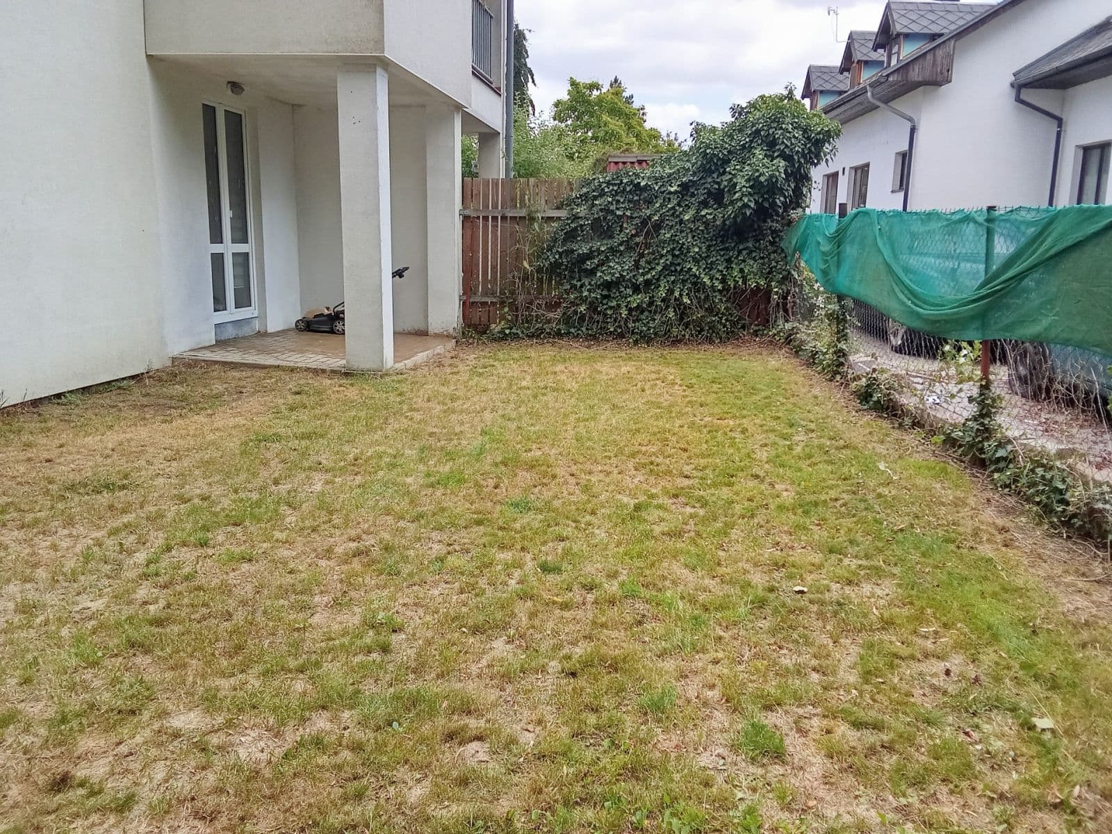Prenájom bytu 2-izbový 62 m², Chmelová, Vestec, Středočeský kraj Prenájom bytu 2-izbový 62 m², Chmelová, Vestec, Středočeský kraj