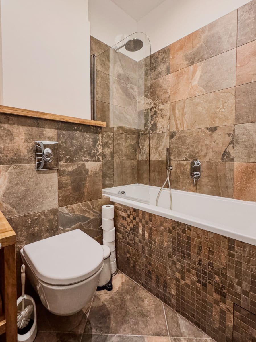 Prenájom bytu 80 m², Masarykovo nábřeží, Praha, Praha Prenájom bytu 80 m², Masarykovo nábřeží, Praha, Praha