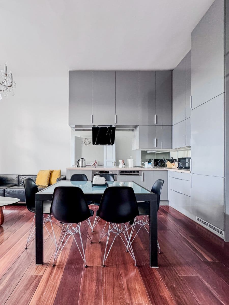 Prenájom bytu 80 m², Masarykovo nábřeží, Praha, Praha Prenájom bytu 80 m², Masarykovo nábřeží, Praha, Praha