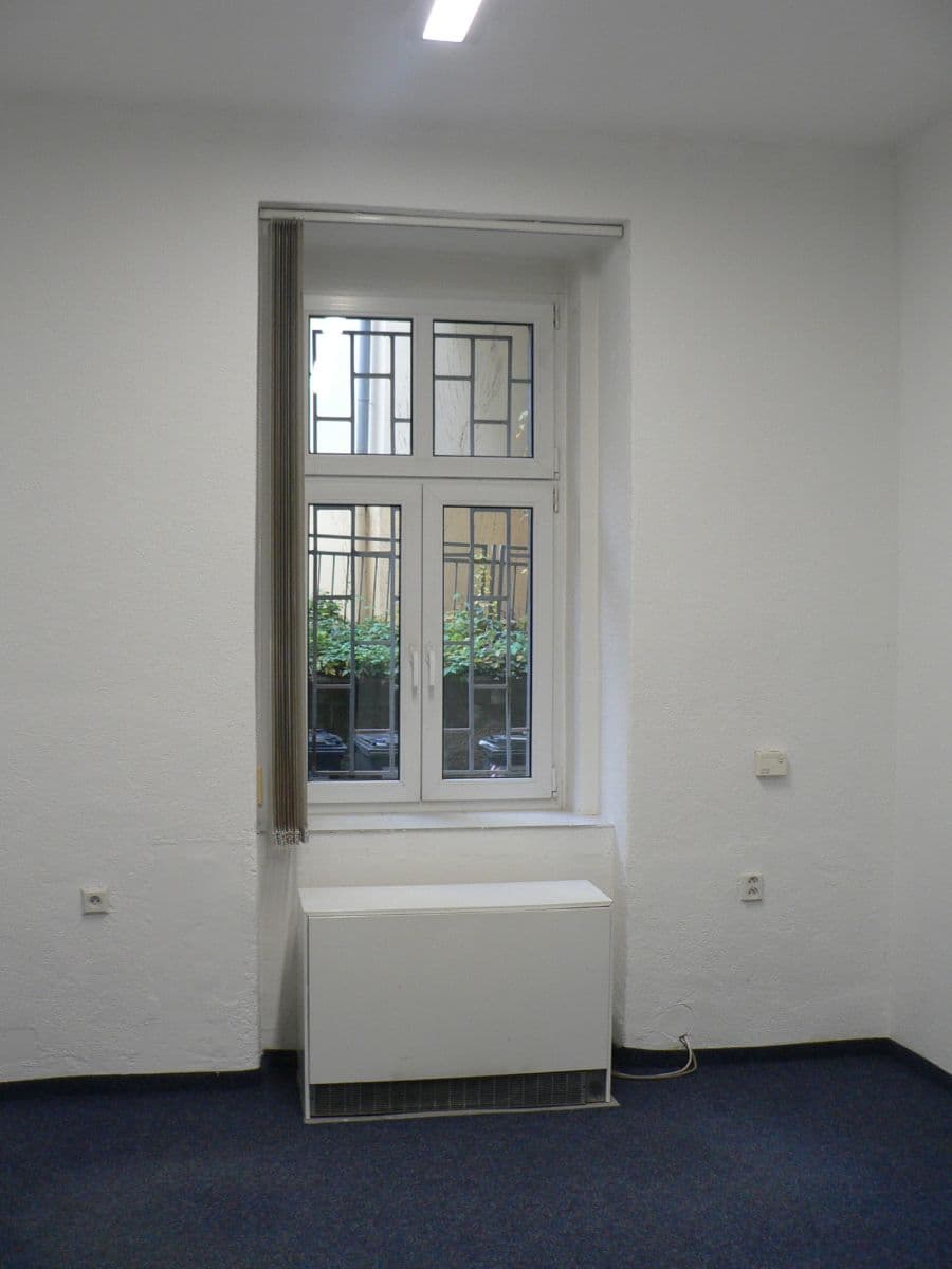 Prenájom kancelárie 100 m², Jaurisova, Praha, Praha Prenájom kancelárie 100 m², Jaurisova, Praha, Praha