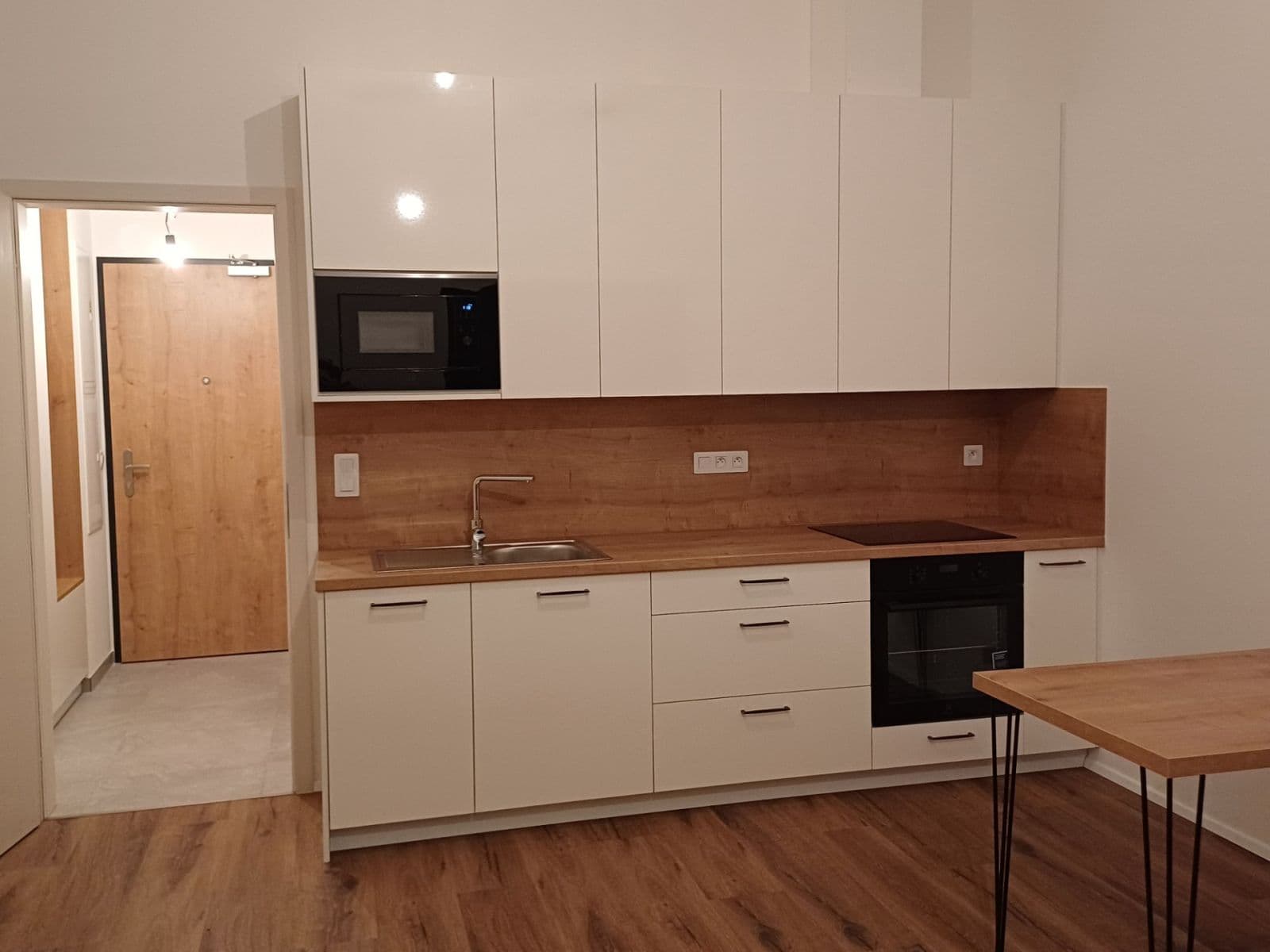 Prenájom bytu 1-izbový 37 m², Trnkova, Brno, Jihomoravský kraj Prenájom bytu 1-izbový 37 m², Trnkova, Brno, Jihomoravský kraj