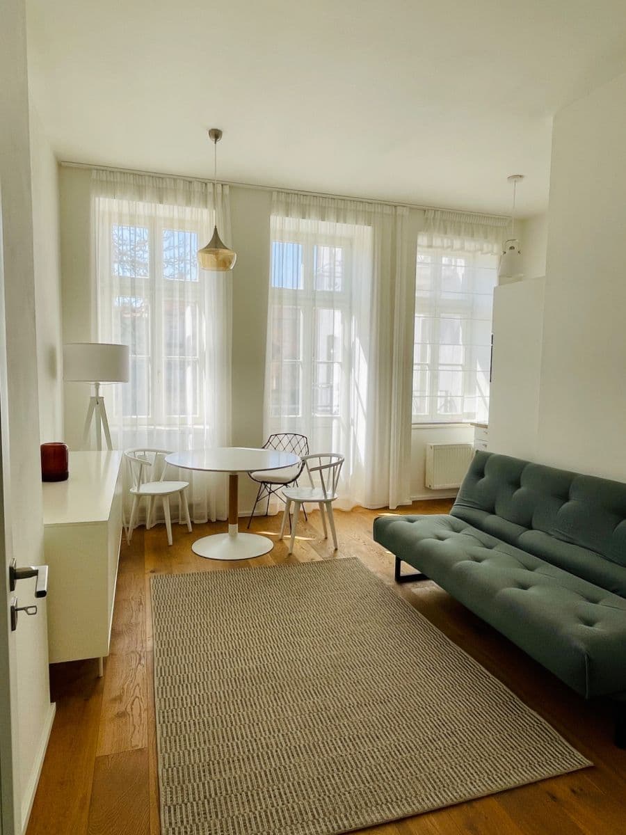 Prenájom bytu 2-izbový 55 m², Peckova, Praha, Praha Prenájom bytu 2-izbový 55 m², Peckova, Praha, Praha