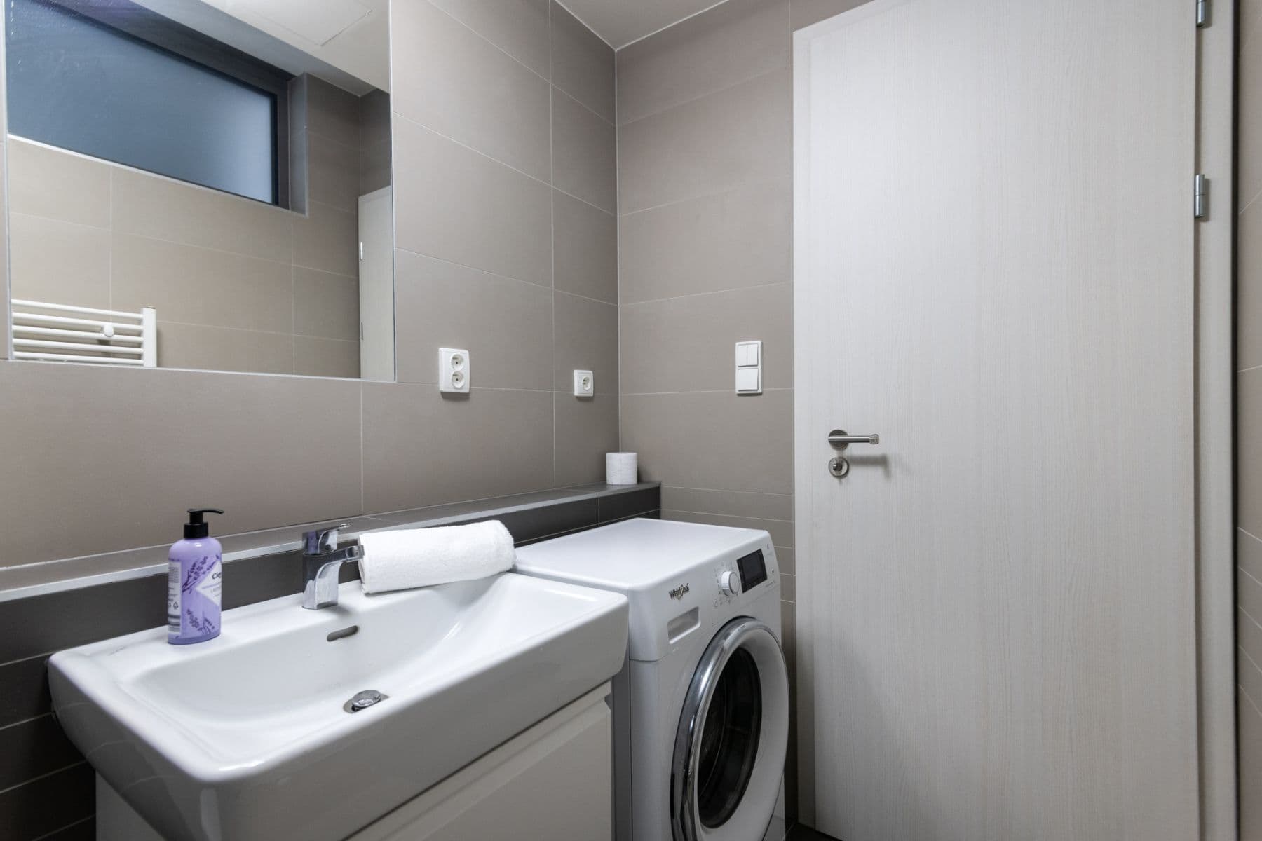 Prenájom bytu 35 m², Hlaváčkova, Praha, Praha Prenájom bytu 35 m², Hlaváčkova, Praha, Praha