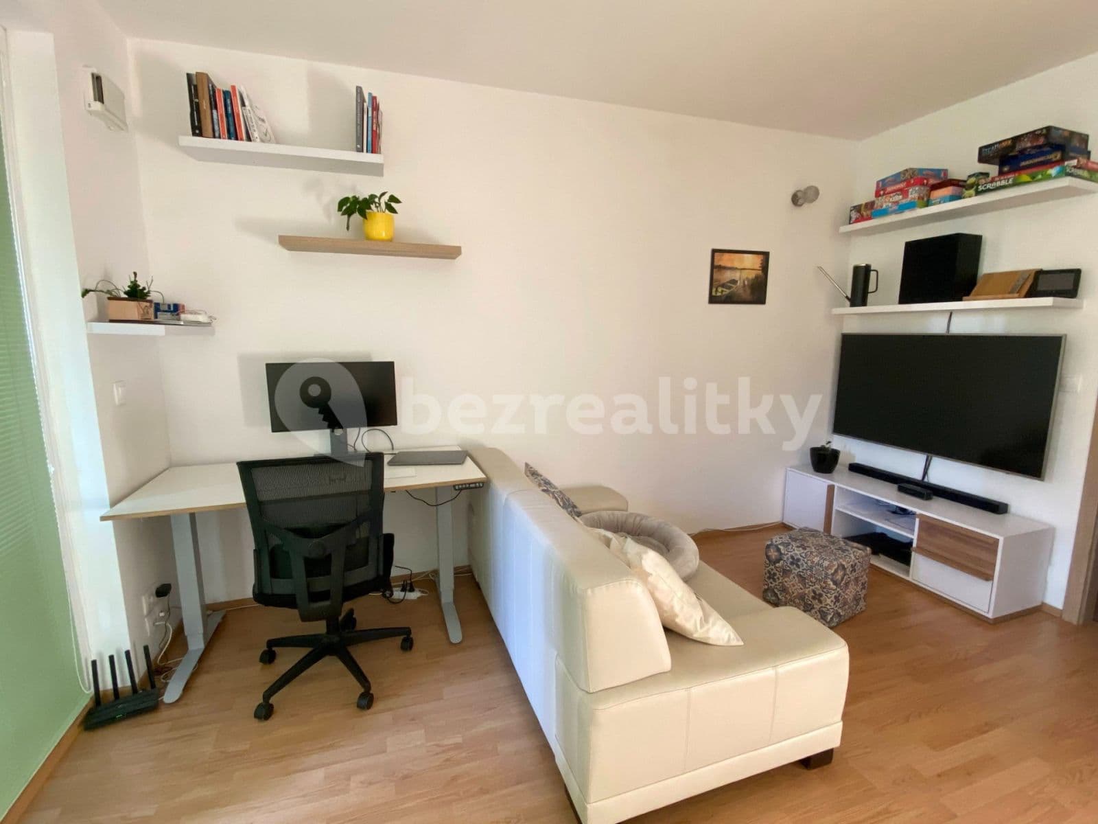 Prenájom bytu 1-izbový 37 m², Fikerova, Praha, Praha Prenájom bytu 1-izbový 37 m², Fikerova, Praha, Praha