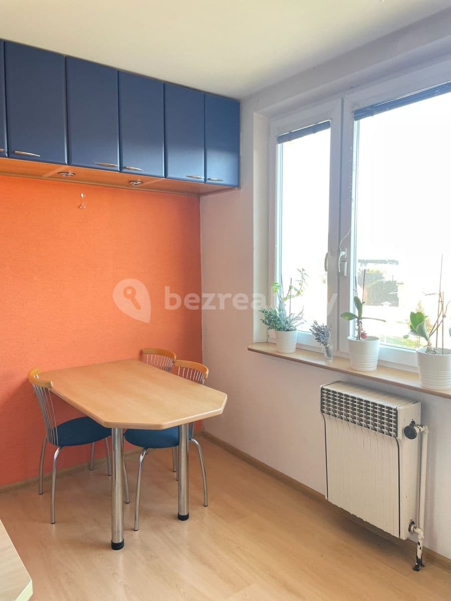 Prenájom bytu 3-izbový 75 m², Nádražní, Hranice, Olomoucký kraj Prenájom bytu 3-izbový 75 m², Nádražní, Hranice, Olomoucký kraj