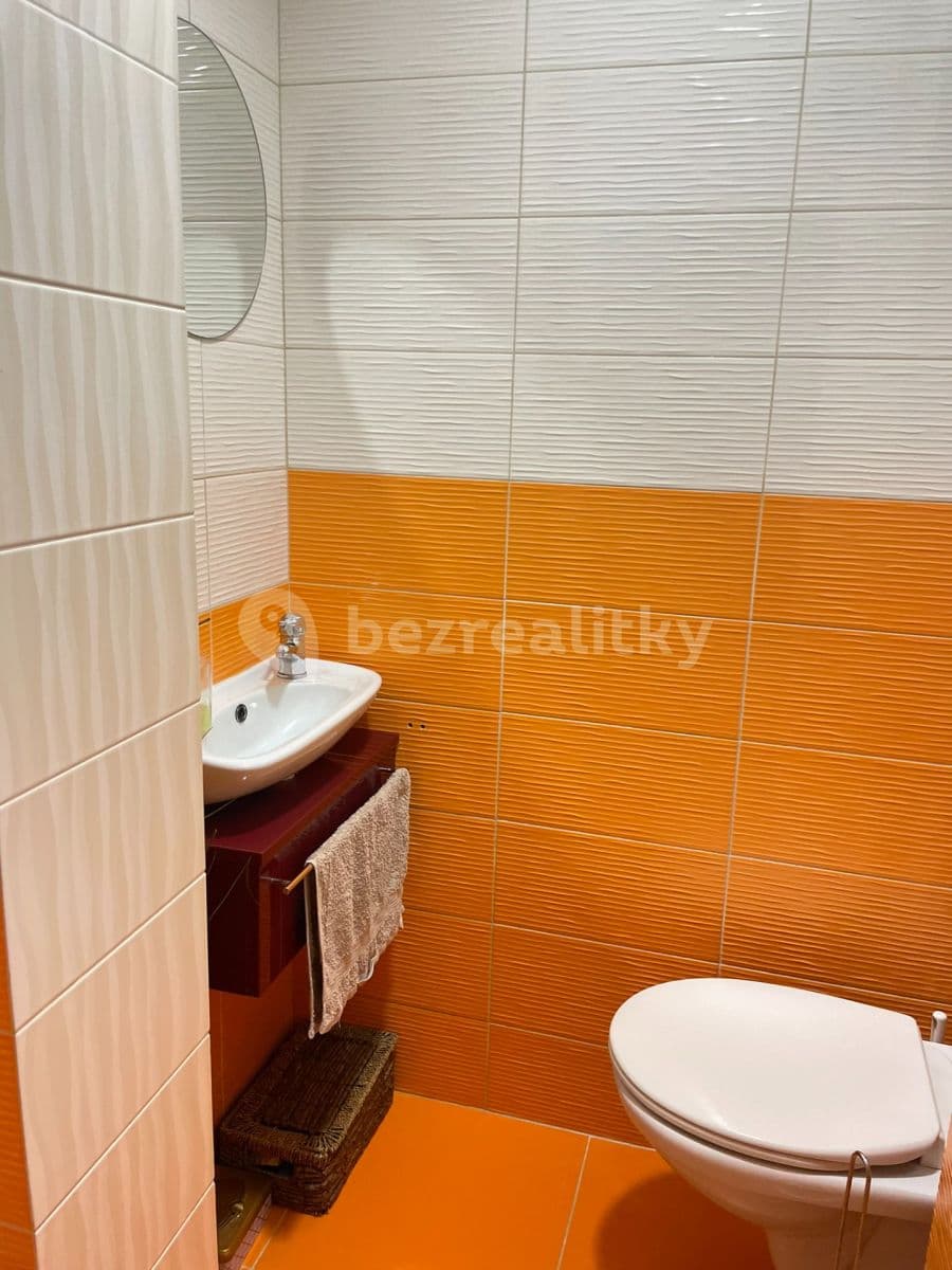 Prenájom bytu 3-izbový 75 m², Nádražní, Hranice, Olomoucký kraj Prenájom bytu 3-izbový 75 m², Nádražní, Hranice, Olomoucký kraj