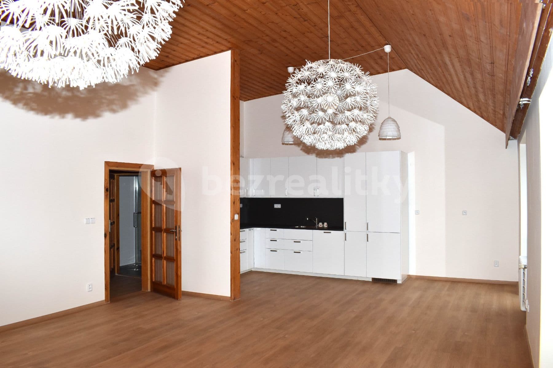 Prenájom bytu 4-izbový 98 m², Kloboukova, Praha, Praha Prenájom bytu 4-izbový 98 m², Kloboukova, Praha, Praha