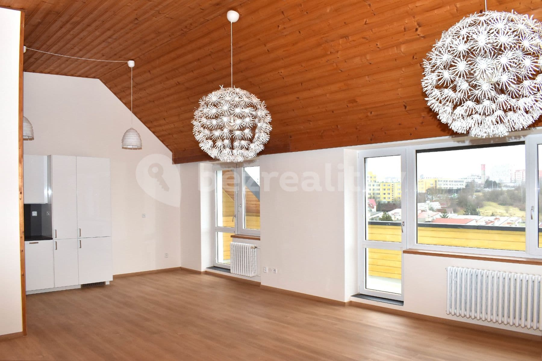 Prenájom bytu 4-izbový 98 m², Kloboukova, Praha, Praha Prenájom bytu 4-izbový 98 m², Kloboukova, Praha, Praha