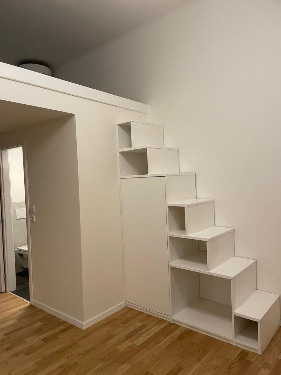 Prenájom bytu 1-izbový 19 m², Křížová, Praha, Praha Prenájom bytu 1-izbový 19 m², Křížová, Praha, Praha