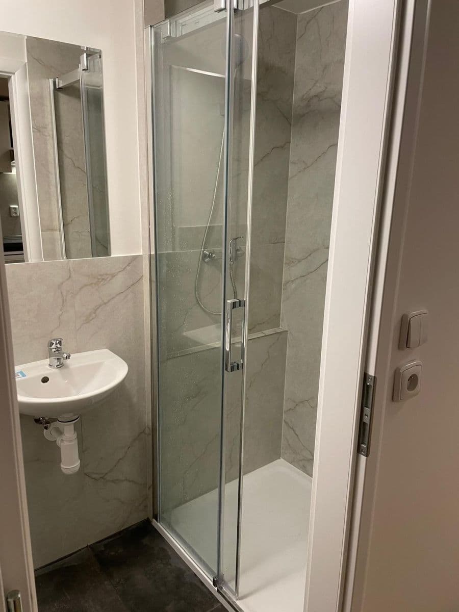 Prenájom bytu 1-izbový 19 m², Křížová, Praha, Praha Prenájom bytu 1-izbový 19 m², Křížová, Praha, Praha