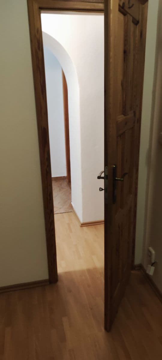 Prenájom bytu 5-izbový 60 m², Rákosníkova, Neveklov, Středočeský kraj Prenájom bytu 5-izbový 60 m², Rákosníkova, Neveklov, Středočeský kraj