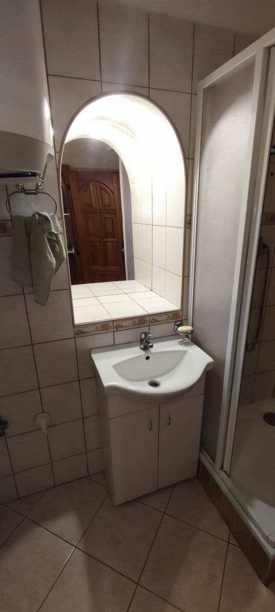 Prenájom bytu 5-izbový 60 m², Rákosníkova, Neveklov, Středočeský kraj Prenájom bytu 5-izbový 60 m², Rákosníkova, Neveklov, Středočeský kraj