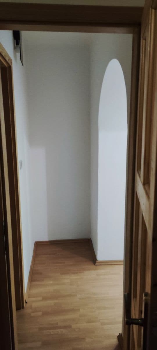 Prenájom bytu 5-izbový 60 m², Rákosníkova, Neveklov, Středočeský kraj Prenájom bytu 5-izbový 60 m², Rákosníkova, Neveklov, Středočeský kraj