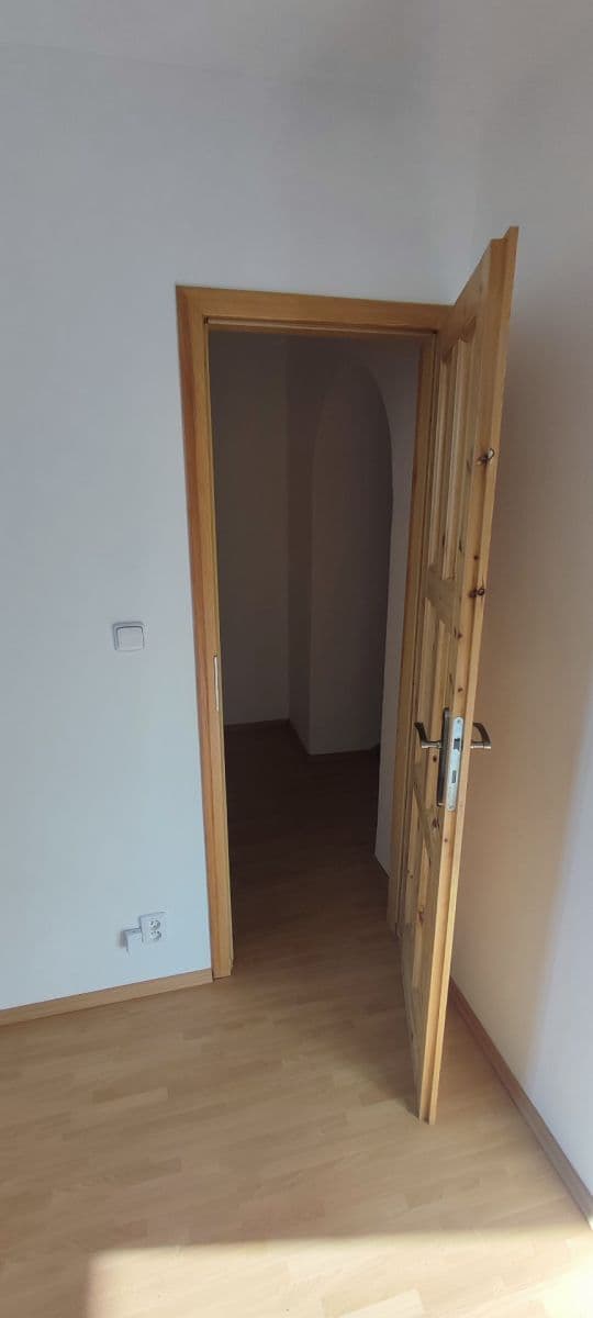 Prenájom bytu 5-izbový 60 m², Rákosníkova, Neveklov, Středočeský kraj Prenájom bytu 5-izbový 60 m², Rákosníkova, Neveklov, Středočeský kraj