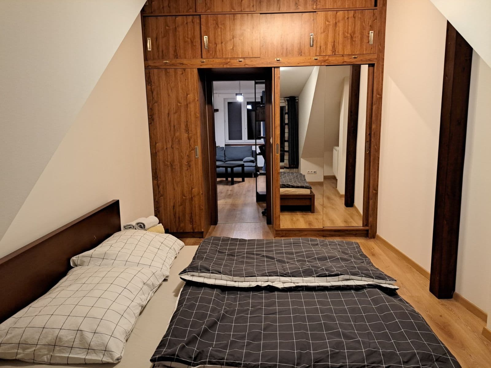 Prenájom bytu 2-izbový 55 m², Grösslingová, Bratislava - mestská časť Staré Mesto, Bratislavský kraj Prenájom bytu 2-izbový 55 m², Grösslingová, Bratislava - mestská časť Staré Mesto, Bratislavský kraj