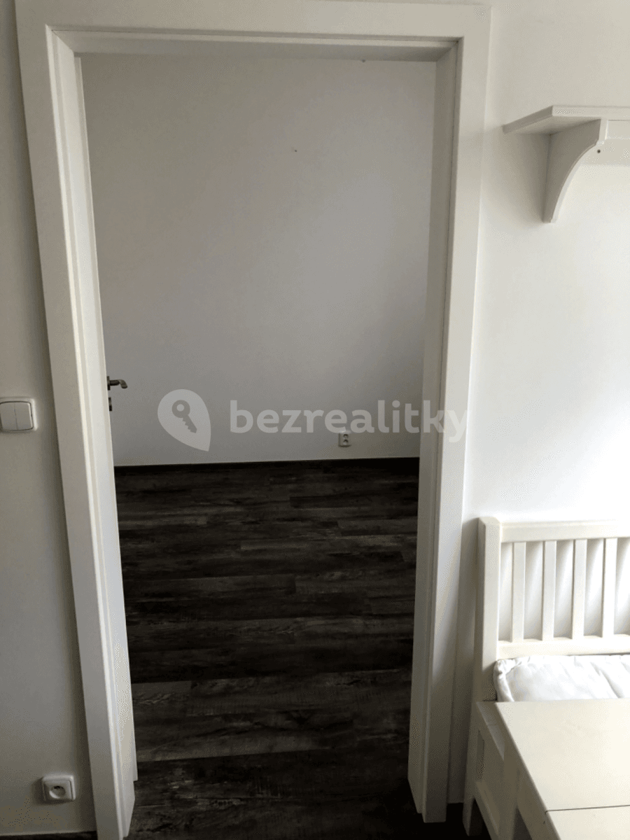 Prenájom bytu 3-izbový 63 m², Valachův žleb, Zlín, Zlínský kraj Prenájom bytu 3-izbový 63 m², Valachův žleb, Zlín, Zlínský kraj