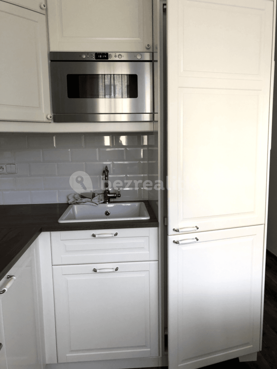 Prenájom bytu 3-izbový 63 m², Valachův žleb, Zlín, Zlínský kraj Prenájom bytu 3-izbový 63 m², Valachův žleb, Zlín, Zlínský kraj