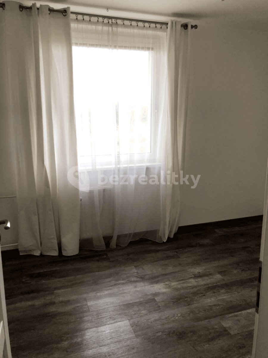 Prenájom bytu 3-izbový 63 m², Valachův žleb, Zlín, Zlínský kraj Prenájom bytu 3-izbový 63 m², Valachův žleb, Zlín, Zlínský kraj
