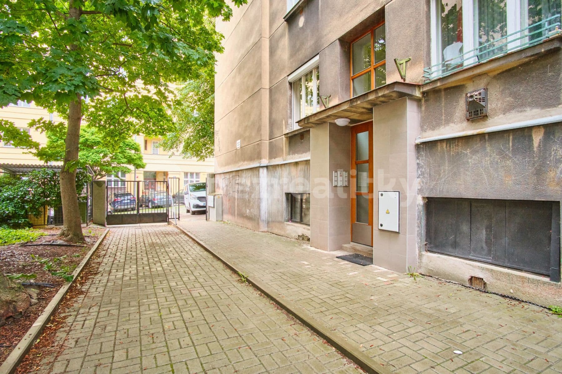 Prenájom bytu 2-izbový 55 m², Baranova, Praha, Praha Prenájom bytu 2-izbový 55 m², Baranova, Praha, Praha