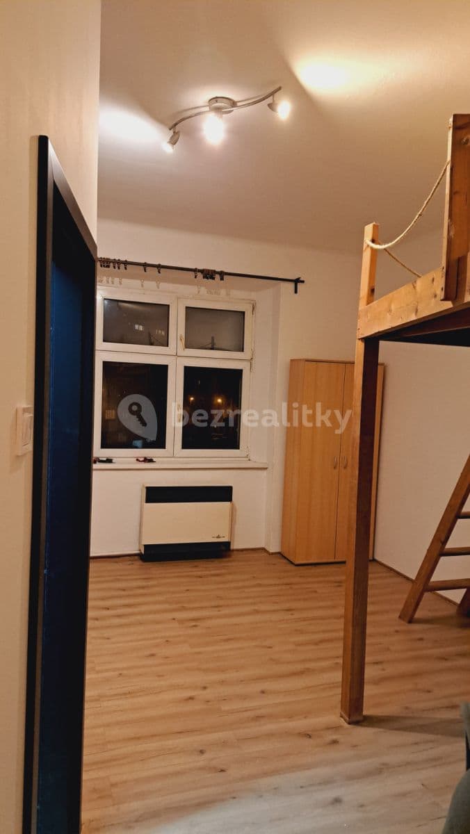 Prenájom bytu 1-izbový 30 m², U Křížku, Praha, Praha Prenájom bytu 1-izbový 30 m², U Křížku, Praha, Praha