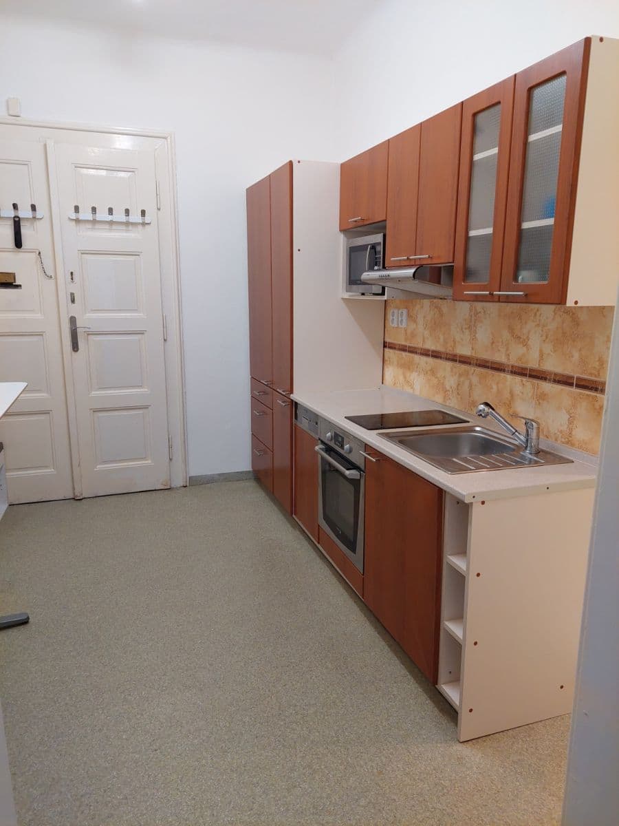 Prenájom bytu 2-izbový 43 m², Bělehradská, Praha, Praha Prenájom bytu 2-izbový 43 m², Bělehradská, Praha, Praha