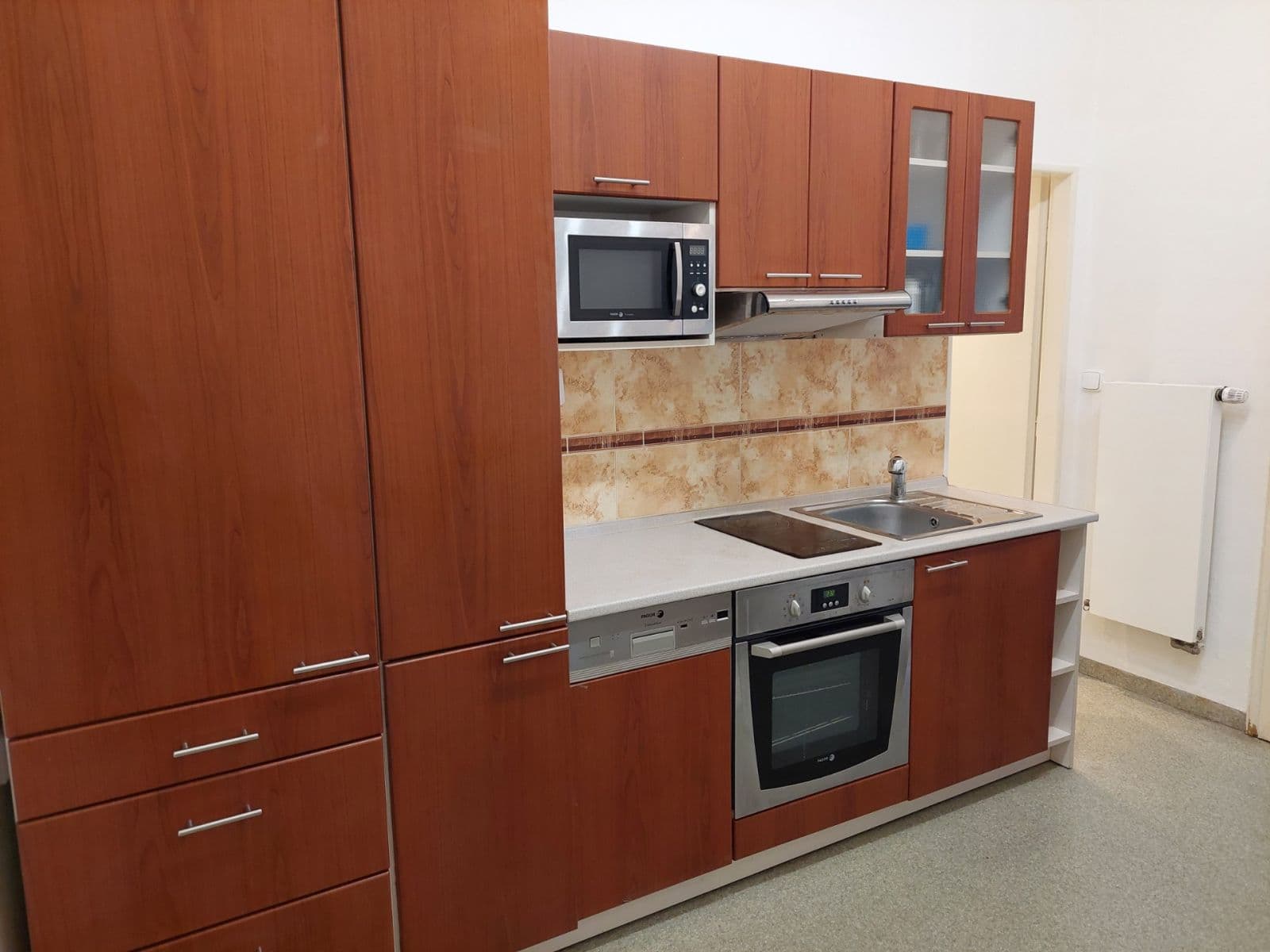Prenájom bytu 2-izbový 43 m², Bělehradská, Praha, Praha Prenájom bytu 2-izbový 43 m², Bělehradská, Praha, Praha