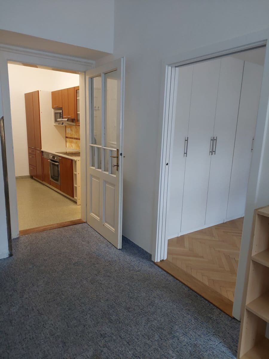 Prenájom bytu 2-izbový 43 m², Bělehradská, Praha, Praha Prenájom bytu 2-izbový 43 m², Bělehradská, Praha, Praha