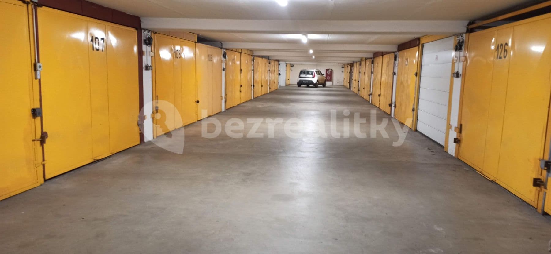 Prenájom garáže 19 m², Praha, Praha Prenájom garáže 19 m², Praha, Praha
