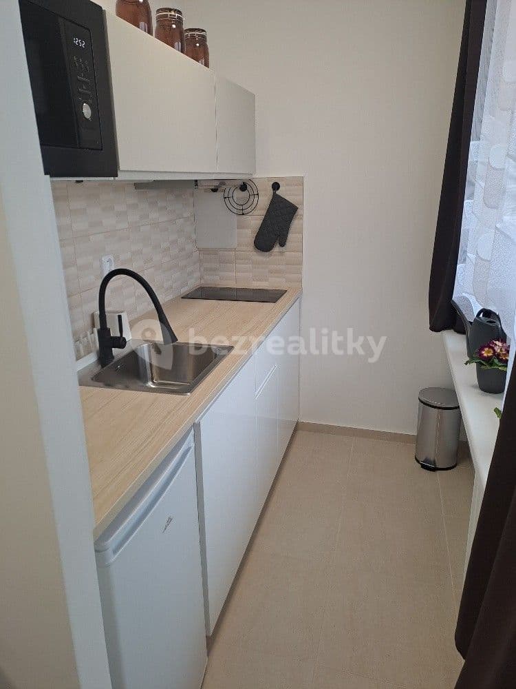 Prenájom bytu 1-izbový 32 m², Varnsdorfská, Praha, Praha Prenájom bytu 1-izbový 32 m², Varnsdorfská, Praha, Praha