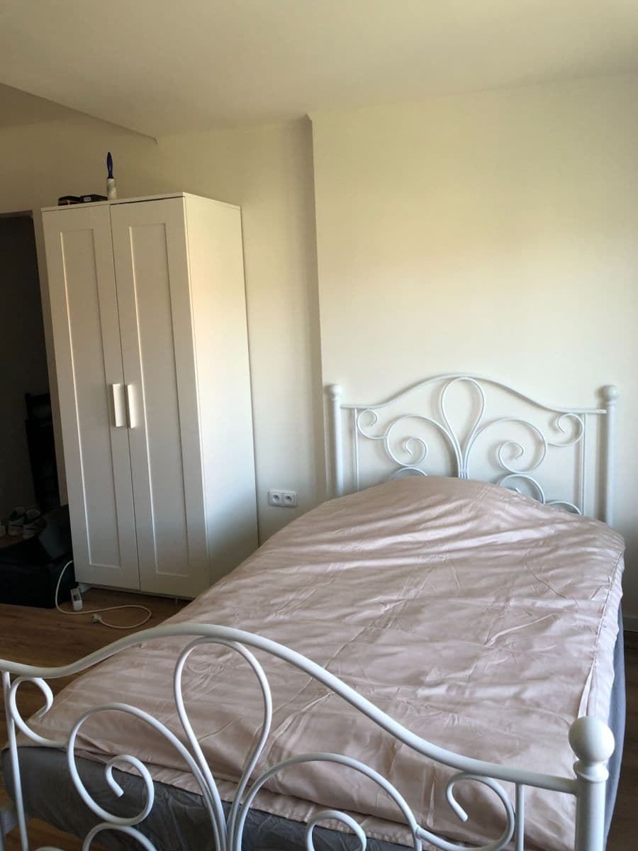 Prenájom bytu 1-izbový 28 m², Bělohorská, Praha, Praha Prenájom bytu 1-izbový 28 m², Bělohorská, Praha, Praha