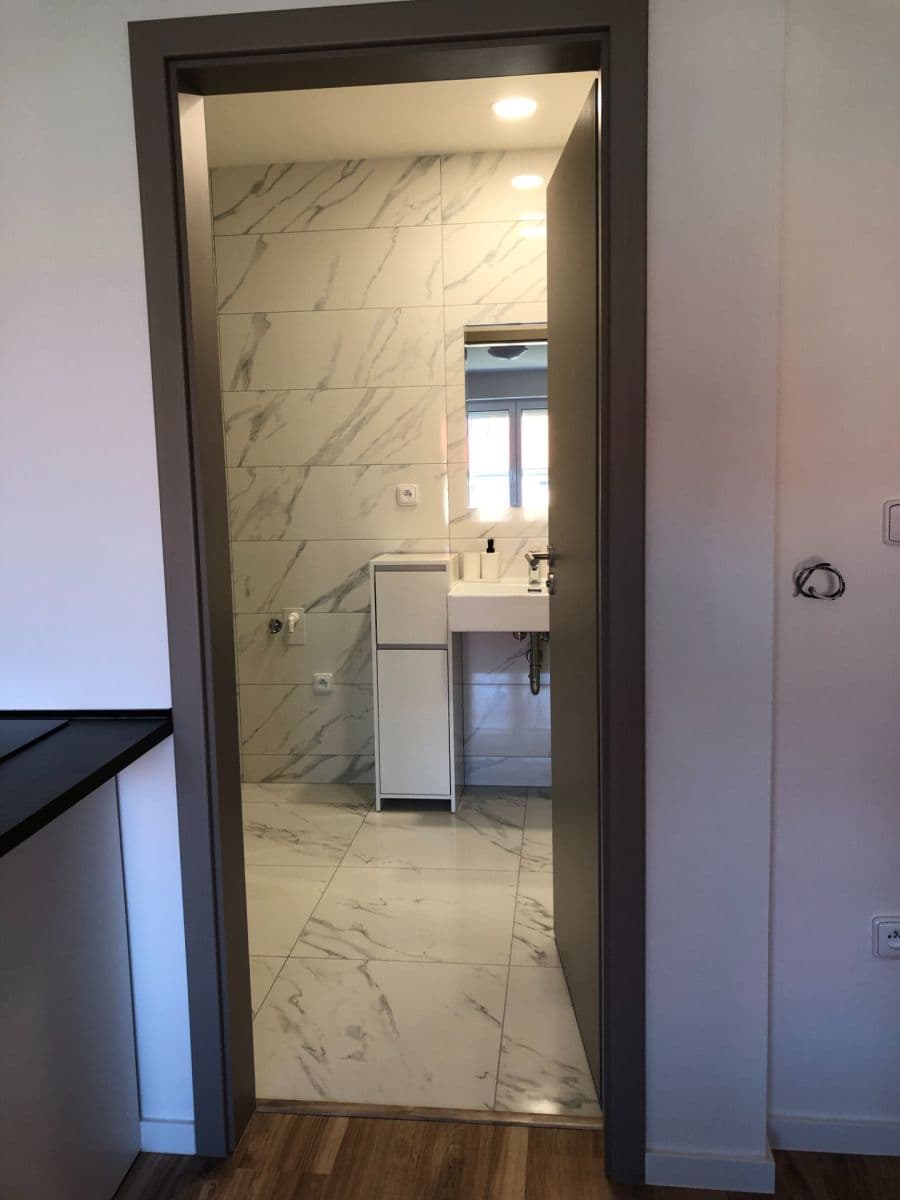 Prenájom bytu 1-izbový 28 m², Bělohorská, Praha, Praha Prenájom bytu 1-izbový 28 m², Bělohorská, Praha, Praha