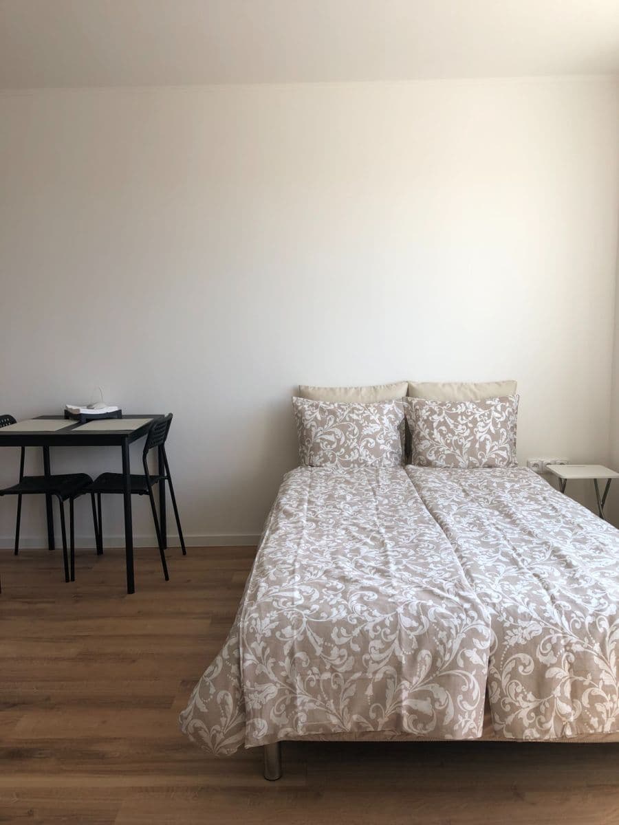 Prenájom bytu 1-izbový 30 m², Bělohorská, Praha, Praha Prenájom bytu 1-izbový 30 m², Bělohorská, Praha, Praha
