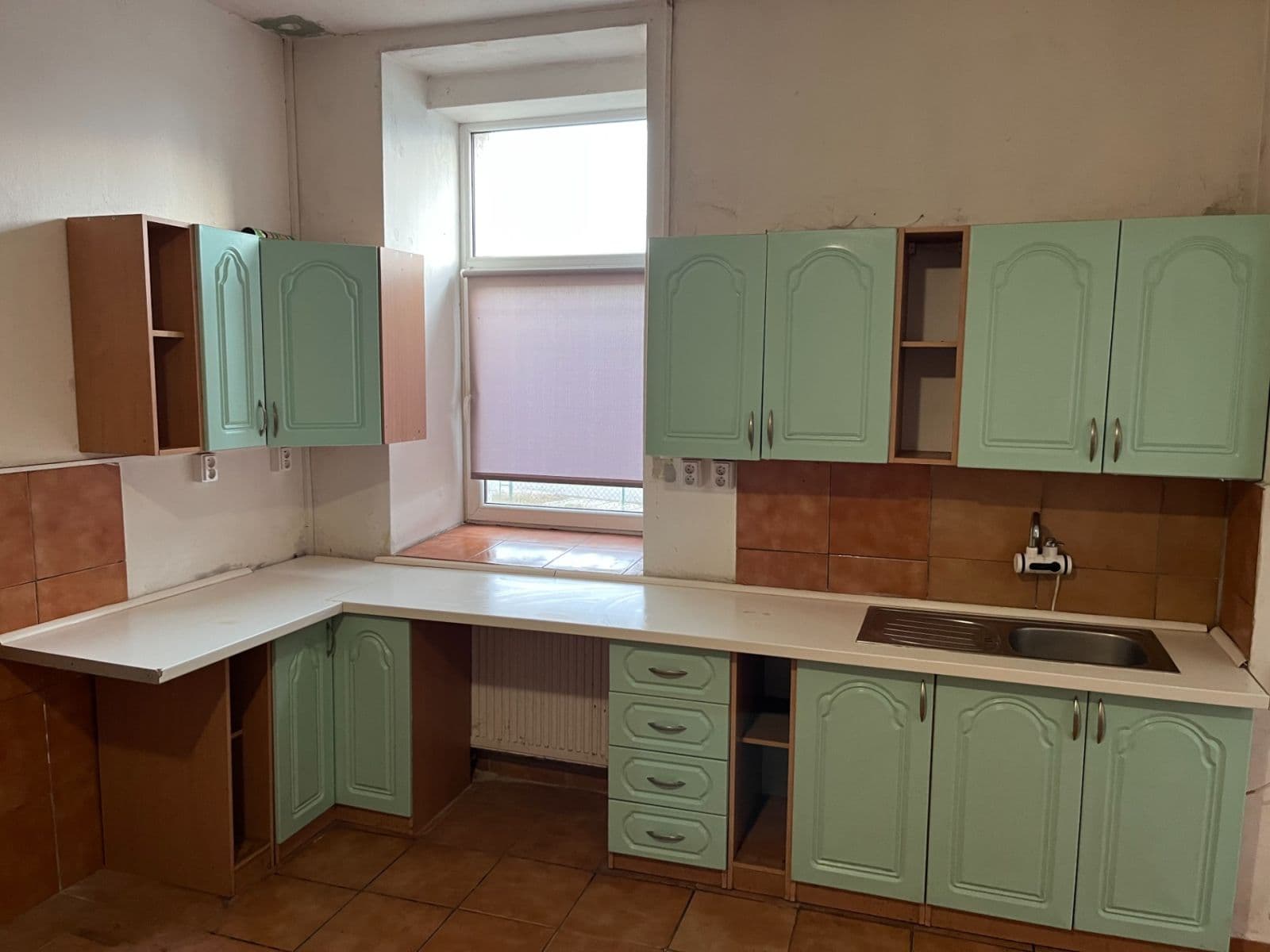 Prenájom bytu 4-izbový 101 m², Hospozín, Středočeský kraj Prenájom bytu 4-izbový 101 m², Hospozín, Středočeský kraj