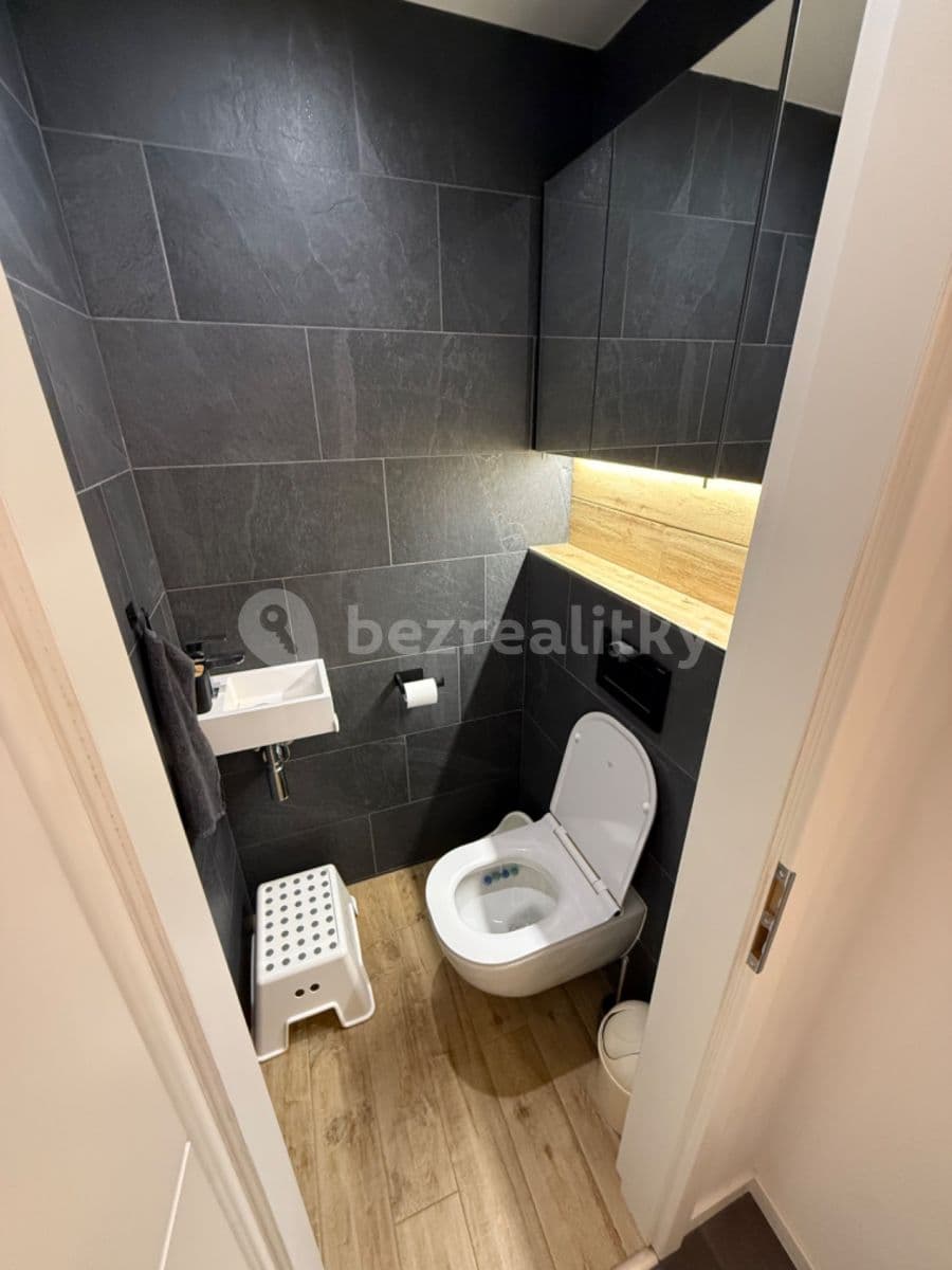 Prenájom bytu 3-izbový 66 m², Ruzyňská, Praha, Praha Prenájom bytu 3-izbový 66 m², Ruzyňská, Praha, Praha